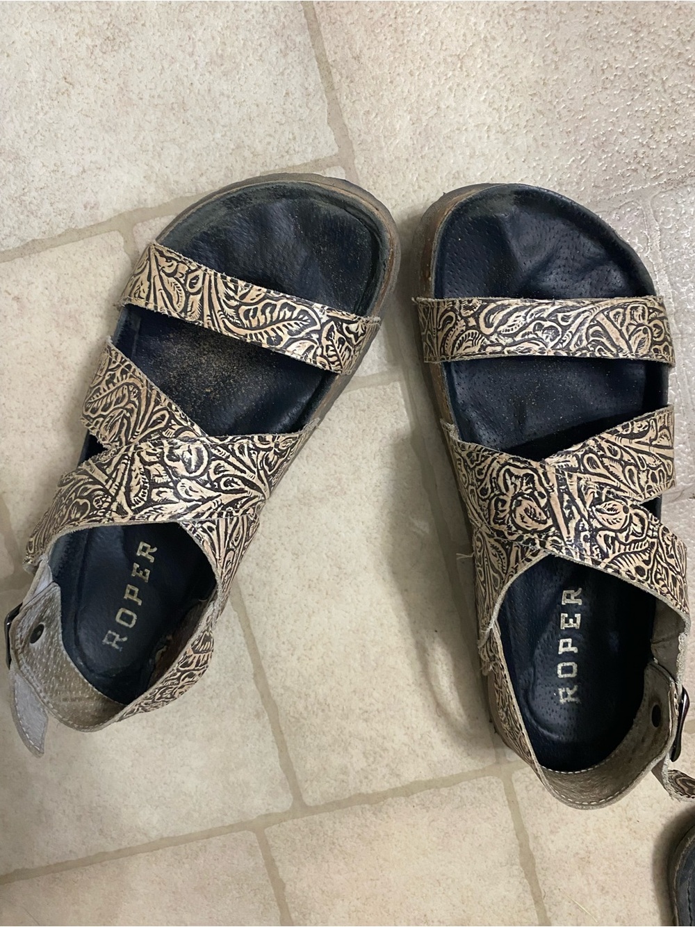Roper Women's Tan Embossed Floral-Strap Sandals with Black Footbed